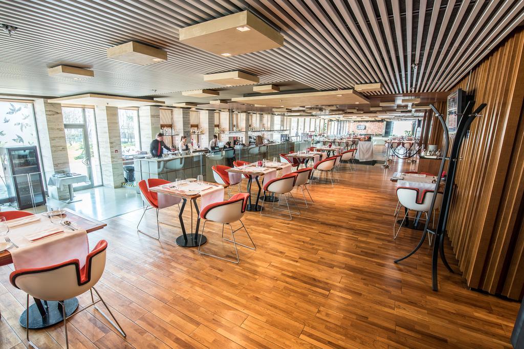 Hotel Yasmin Кошице Екстер'єр фото